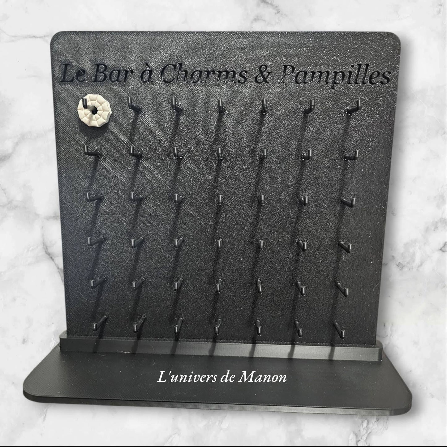 Présentoir à Boucles d’Oreilles – Le Bar à Charms & Pampilles