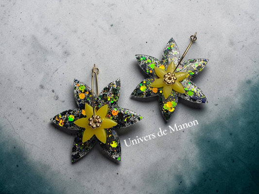 Boucles d’oreilles Fleurs Vertes et Jaunes Scintillantes
